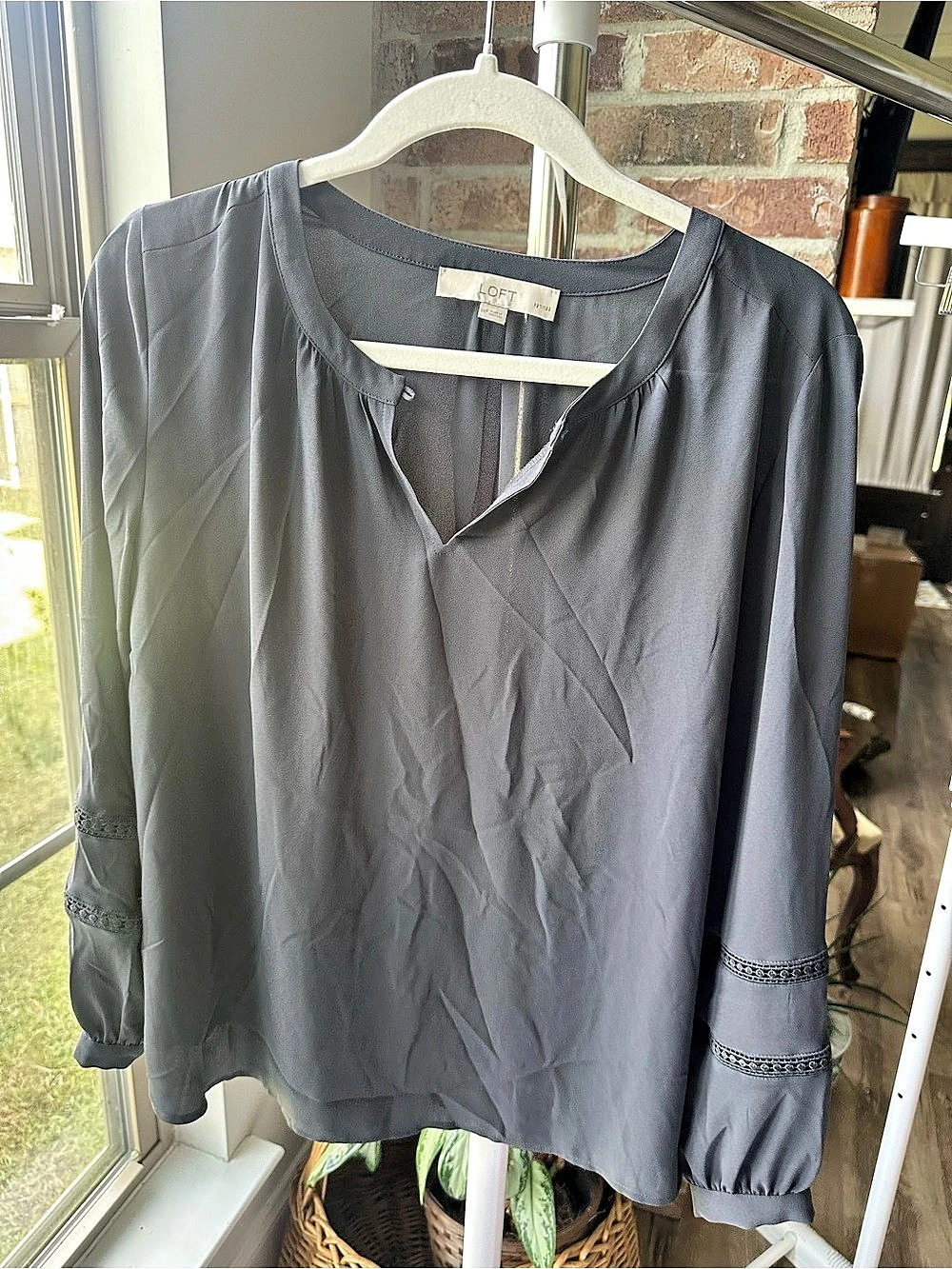LOFT Blouse in dark grey Size Medium Petite